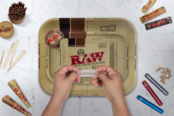 RAW Classic Rolling Tray | Size - Mini | Quality Metal and Curved Corners - No Creases - Image 4