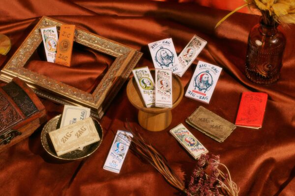 ZIG-ZAG Rolling Papers Original White - Limited Edition Vintage (5 Booklets) 70MM - Premium Rolling Papers - Image 6